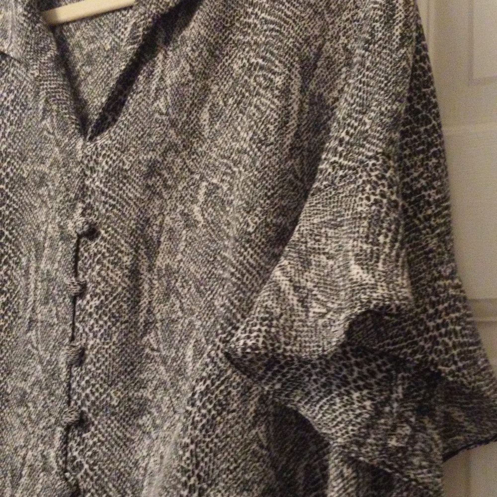 Elizabeth by Liz Claiborne, Black and White Blouse